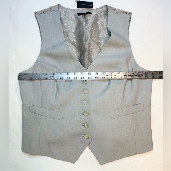 The Limited Gray Lace Back Button Vest NWT Size Large - Picture 4 of 7